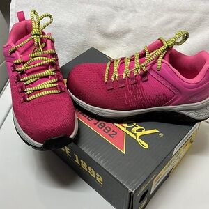 Thorogood Pink sz 7-7.5 safety shoes